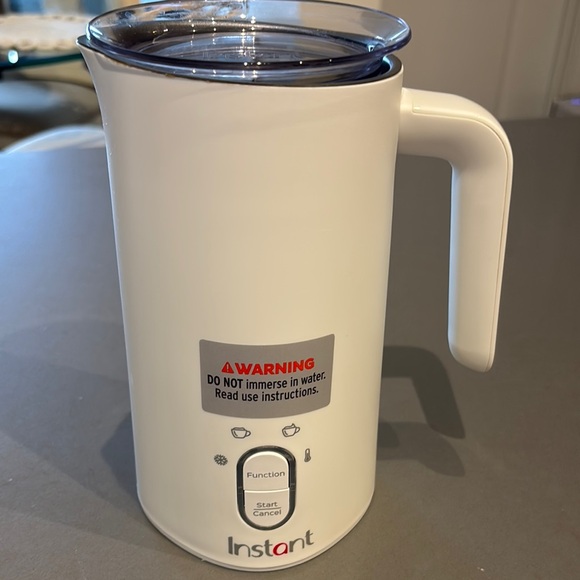 Instant White Electric Milk Frother - Picture 1 of 3